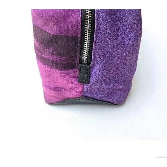 NWT $200 canvas & leather Photo Print Wash Bag / Dopp Kit. Yours for? - Picture 9 of 10